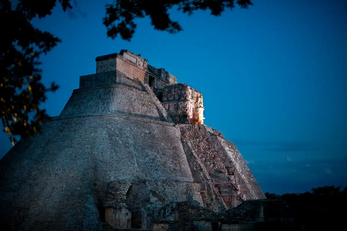 rutapuuc y aldeasmayas za uxmal pirámideadivino atardecer 9684